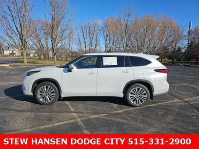 Used 2023 Toyota Highlander Platinum