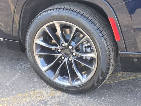 Used 2025 Jeep Grand Wagoneer Series III w/ Quick Order Packagew 28T image 16