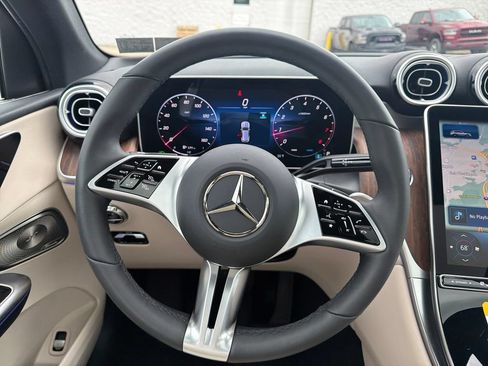 Used 2026 Mercedes-Benz GLC 300 4MATIC image 19