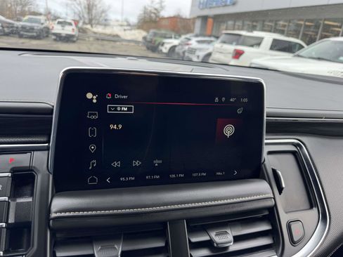 Used 2024 GMC Yukon SLT image 32