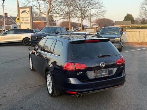 Used 2017 Volkswagen Golf SE image 23