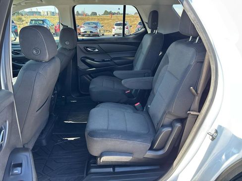 Used 2018 Chevrolet Traverse LT image 21