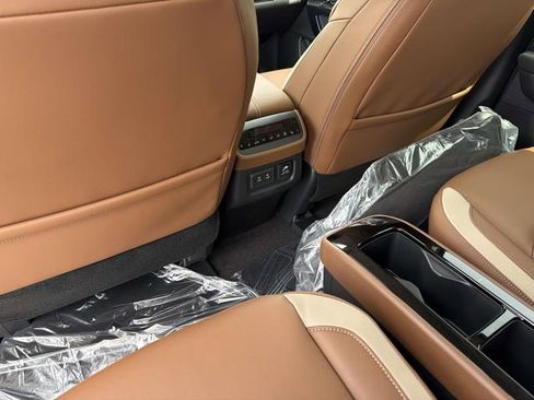 New 2026 Nissan Pathfinder Platinum w/ Cargo Package AWD/4WD image 11