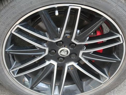 Used 2024 Jaguar E-PACE R-Dynamic SE image 9