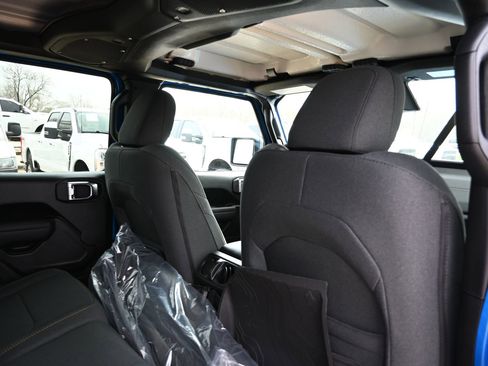 New 2026 Jeep Gladiator Sport image 21