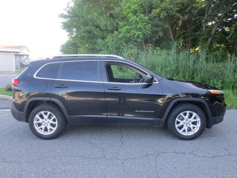 Used 2016 Jeep Cherokee Latitude w/ Safety/Convenience Group AWD/4WD image 13