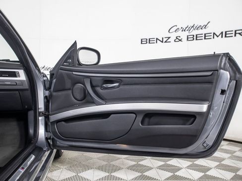 Used 2011 BMW 335i Convertible image 19