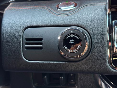 Used 2021 Lincoln Navigator L Reserve AWD/4WD image 23