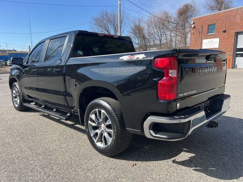 Used 2024 Chevrolet Silverado 1500 LT image 3