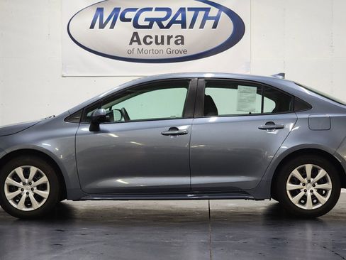 Used 2022 Toyota Corolla LE image 9