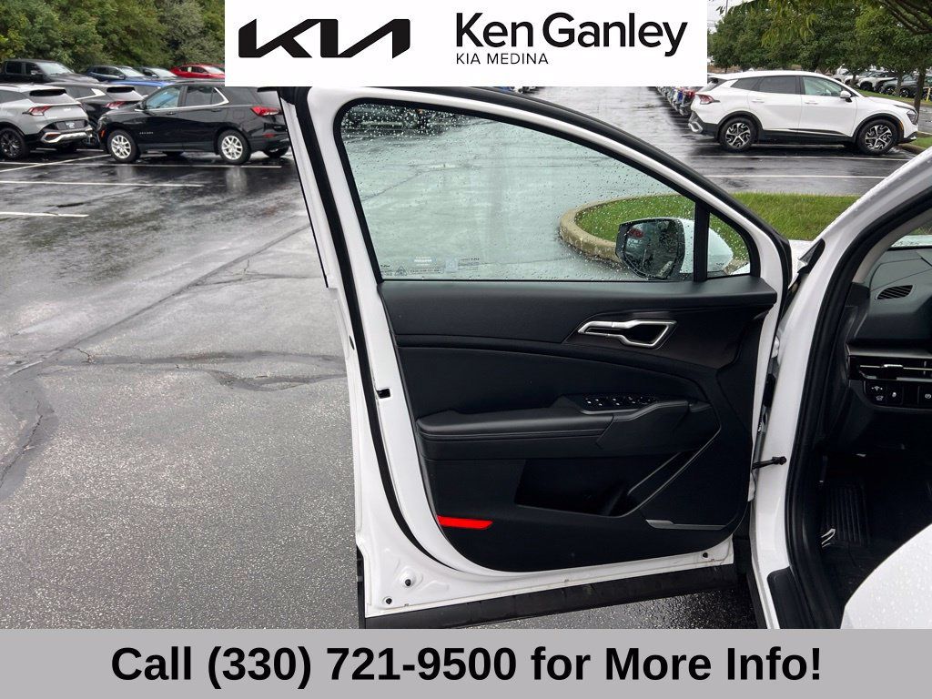 Certified 2026 Kia Sportage EX FWD image 24