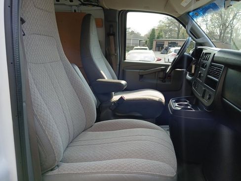 Used 2017 GMC Savana 2500 image 12