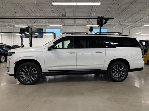 Certified 2024 Cadillac Escalade ESV Sport w/ Touring Package AWD/4WD image 2