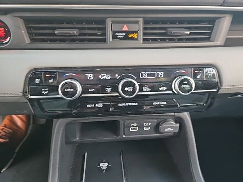 Certified 2023 Honda Pilot Elite image 18