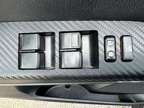 Used 2015 Toyota RAV4 XLE AWD/4WD image 8