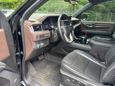 Used 2021 GMC Yukon Denali w/ Denali Premium Package AWD/4WD image 14