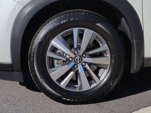 Used 2022 Nissan Pathfinder SL image 14