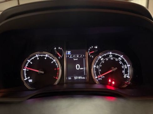 Used 2020 Toyota 4Runner TRD Off-Road Premium AWD/4WD image 16