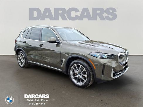 Used 2024 BMW X5 xDrive40i w/ Premium Package image 1