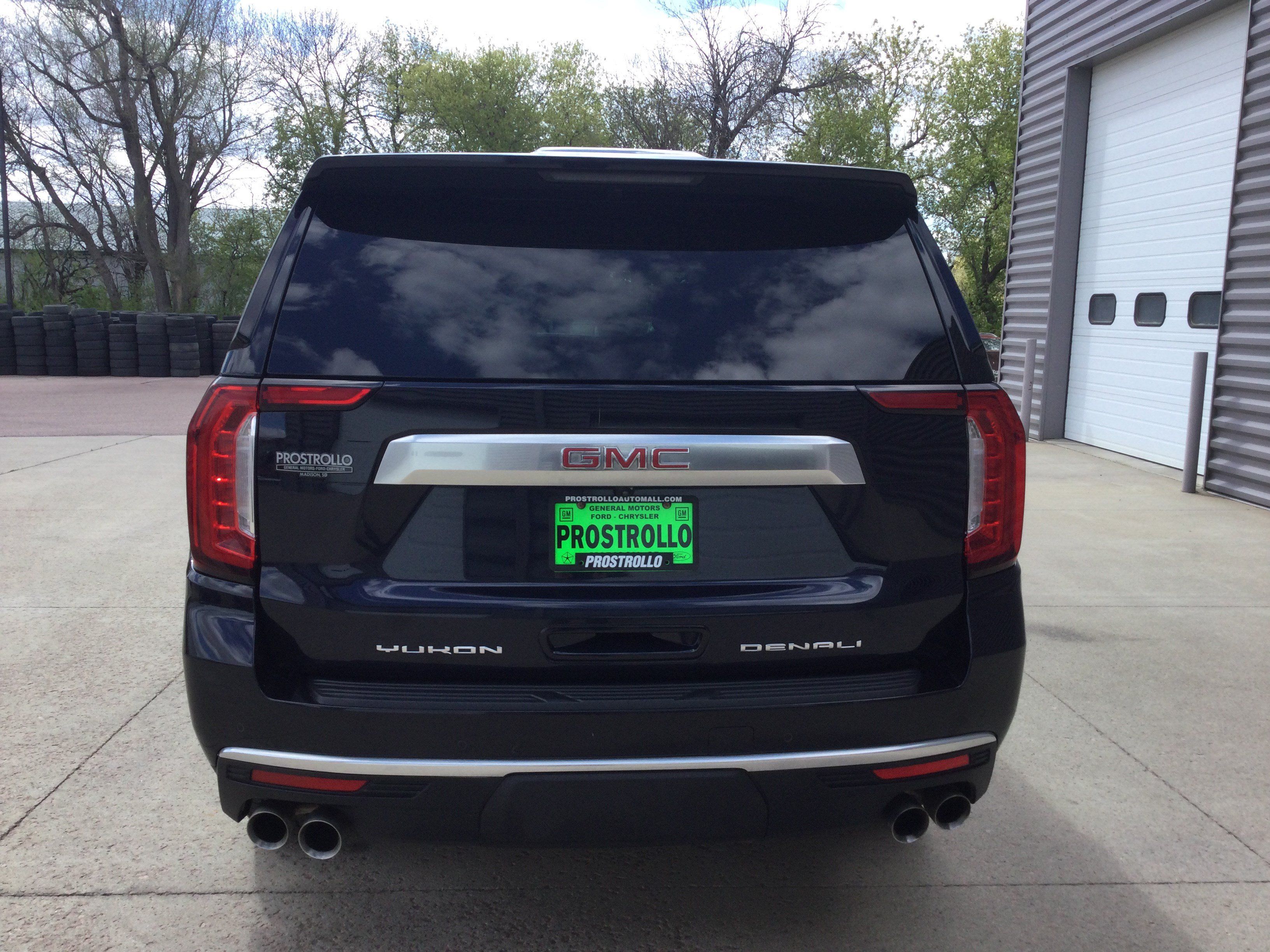 Used 2022 GMC Yukon Denali AWD/4WD image 4