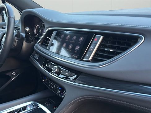 Used 2022 Buick Enclave Essence w/ Sport Touring Edition image 36