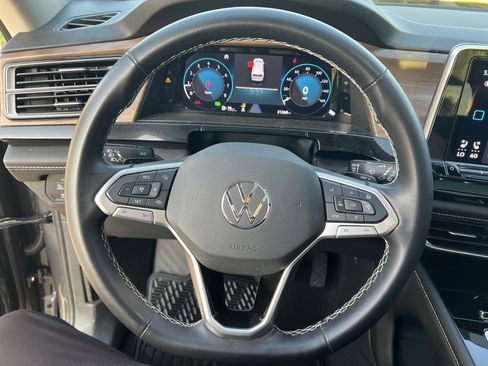 Certified 2024 Volkswagen Atlas SE w/ Panoramic Sunroof Package image 16