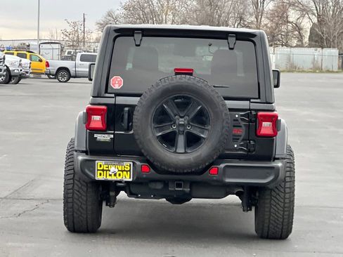 Used 2021 Jeep Wrangler Unlimited Sahara AWD/4WD image 5