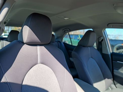 Used 2022 Toyota Camry LE w/ Carpet Mat Package (TMS) FWD image 37