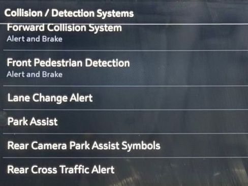 Used 2022 Chevrolet Bolt EUV LT w/ Convenience Package image 28