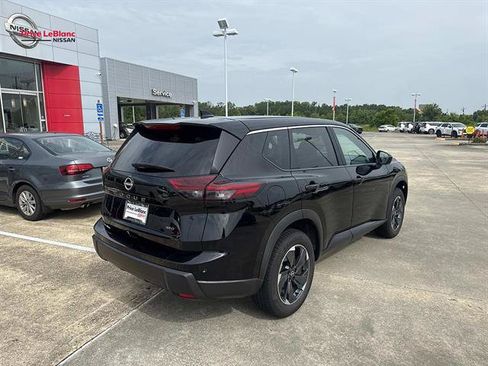 Used 2026 Nissan Rogue SV AWD/4WD image 7