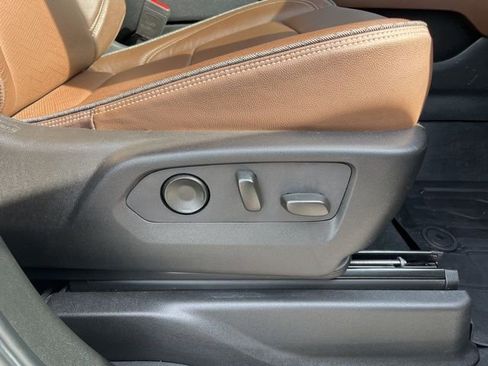 Used 2024 Chevrolet Tahoe High Country w/ Advanced Technology Package image 27