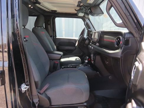 Used 2024 Jeep Wrangler Unlimited Rubicon w/ Convenience Group AWD/4WD image 25