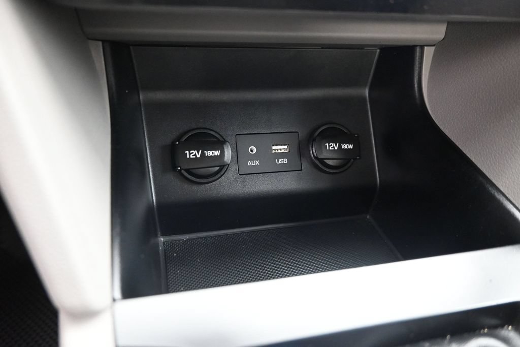 Used 2019 Hyundai Elantra SE FWD image 18