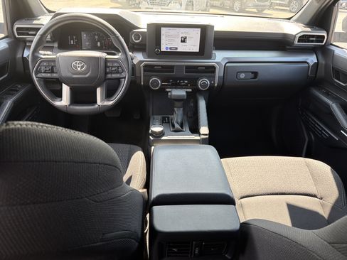 Certified 2025 Toyota 4Runner SR5 AWD/4WD image 4