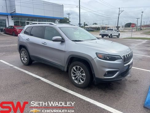 Used 2021 Jeep Cherokee Latitude Lux w/ Sun & Sound Group AWD/4WD image 8