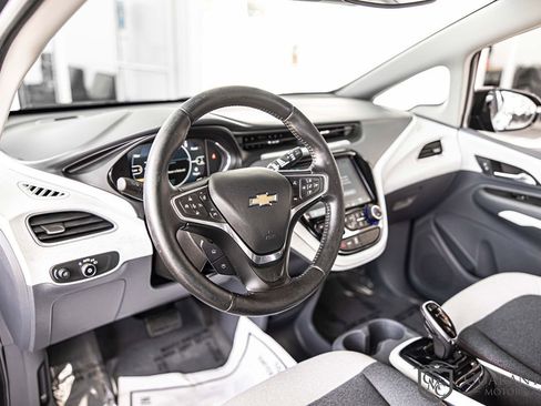 Used 2020 Chevrolet Bolt LT FWD image 18