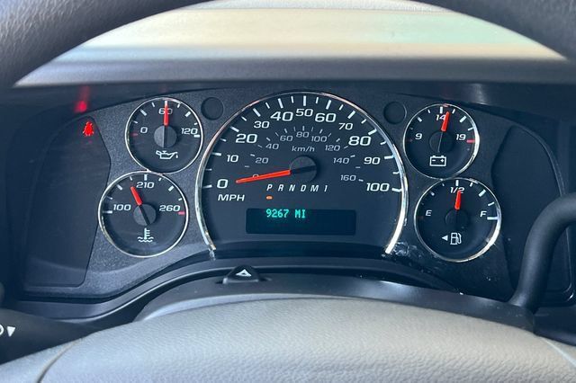 Used 2025 Chevrolet Express 2500 w/ Driver Convenience Package RWD image 29
