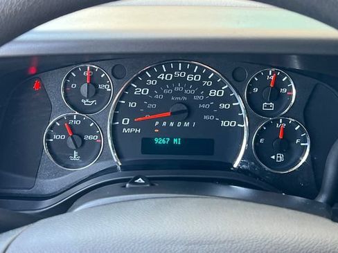 Used 2025 Chevrolet Express 2500 w/ Driver Convenience Package RWD image 29