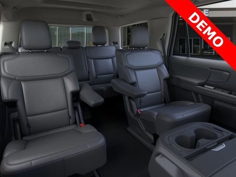 New 2025 Ford Expedition Active AWD/4WD image 11