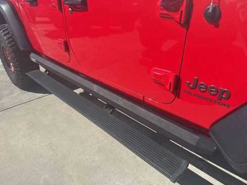 Used 2020 Jeep Gladiator Rubicon image 8