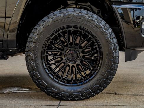 Used 2025 RAM 1500 Limited image 12