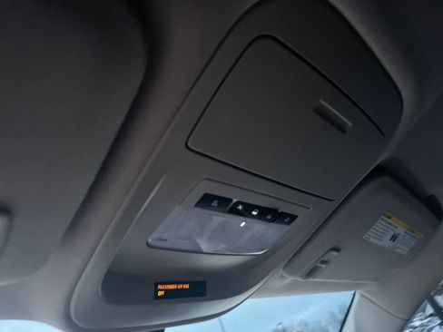 Used 2017 GMC Canyon SLE w/ SLE Convenience Package image 17