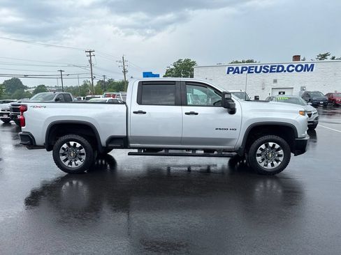 Used 2022 Chevrolet Silverado 2500 Custom w/ Custom Convenience Package AWD/4WD image 3