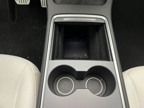 Used 2023 Tesla Model Y Performance image 12