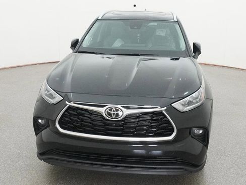 New 2026 Toyota Highlander Limited AWD/4WD image 2