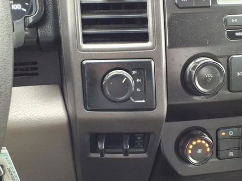 Used 2020 Ford F250 XL w/ Power Equipment Group image 16