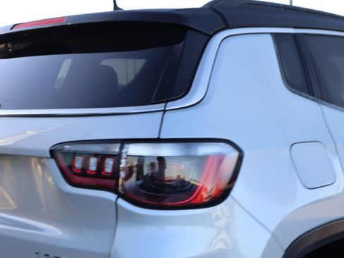Used 2024 Jeep Compass Limited AWD/4WD image 9