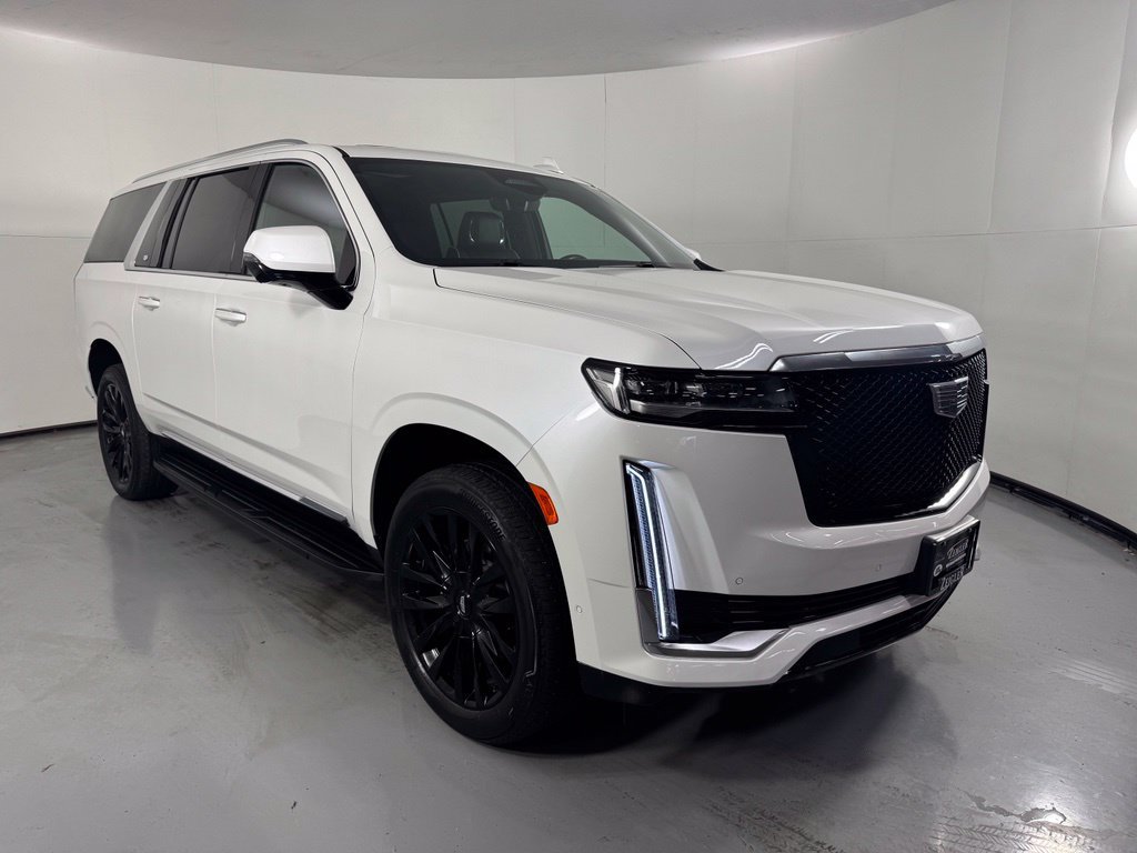 Used 2024 Cadillac Escalade ESV Premium Luxury AWD/4WD image 3