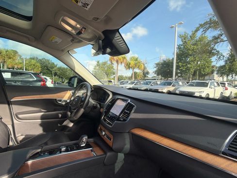 Used 2023 Volvo XC90 B6 Plus AWD/4WD image 25
