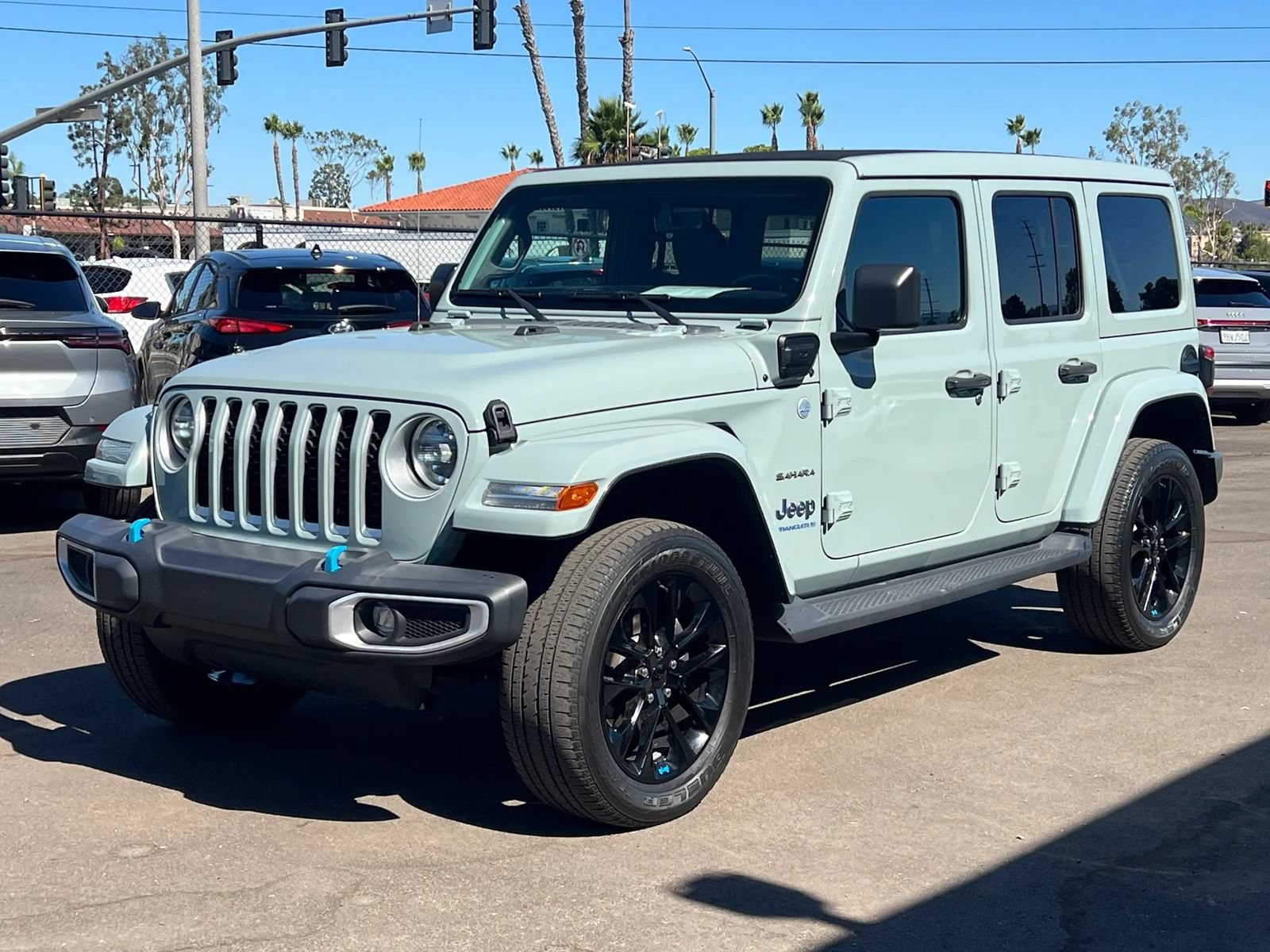 Used 2023 Jeep Wrangler Unlimited Sahara AWD/4WD image 1